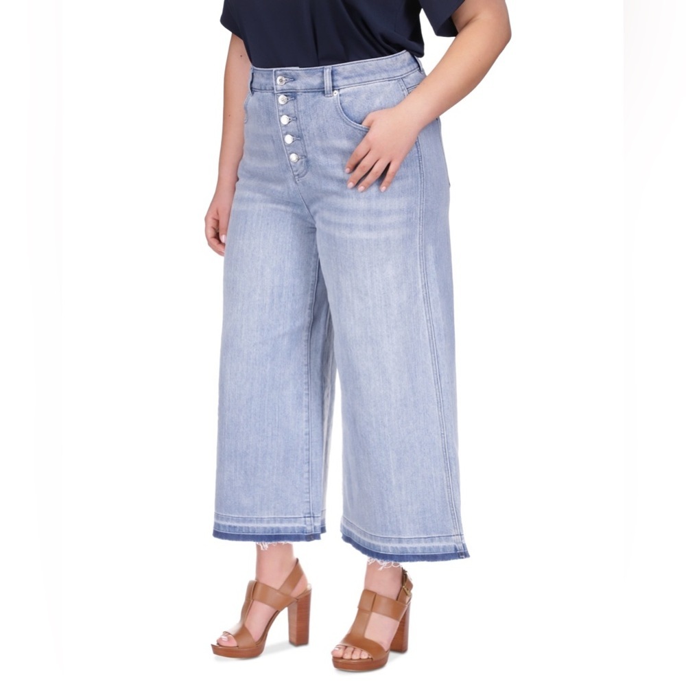 Michael Michael Kors Plus Size Frayed-Hem Cropped Flare-Leg Jeans -Sky Haze Wash - Picture 3 of 3